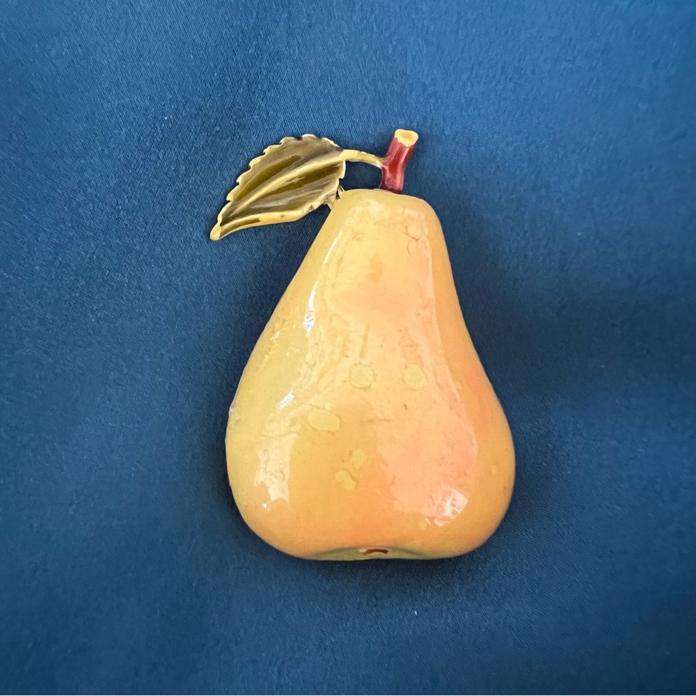 Vintage Enamel Pear Pin Clip Brooch - Picture 3 of 3